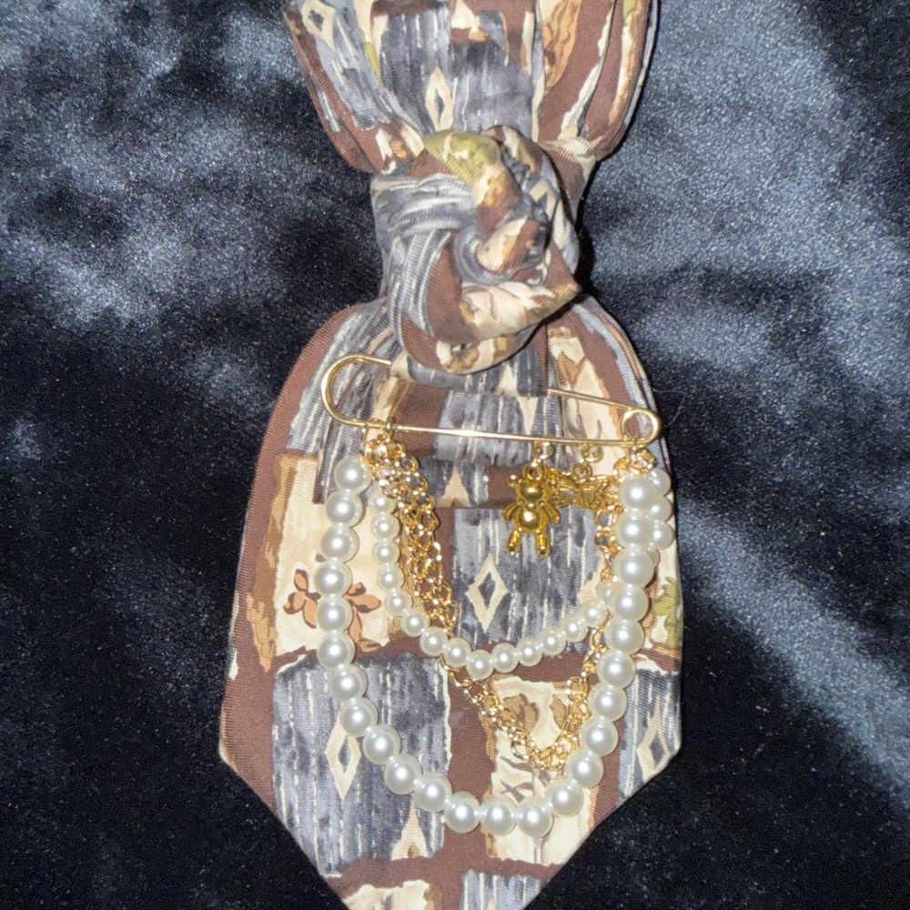 Gold Pearl Multi-Chain Scarf Pin